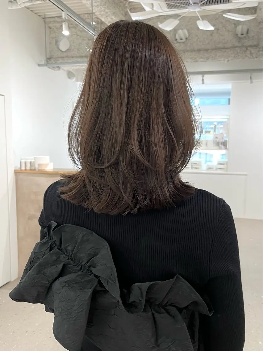 ミディアム レイヤーカット 箱崎 凪沙のヘアスタイル