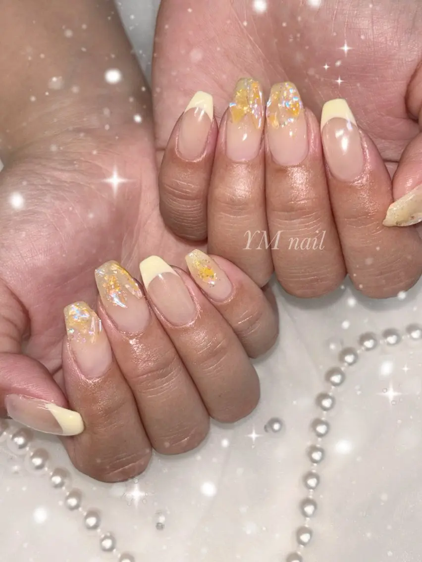 ネイル フレンチネイル キラキラネイル ラメ(グリッター) ラメグラデーション 黄色 ハンドネイル YM nailのネイルデザイン