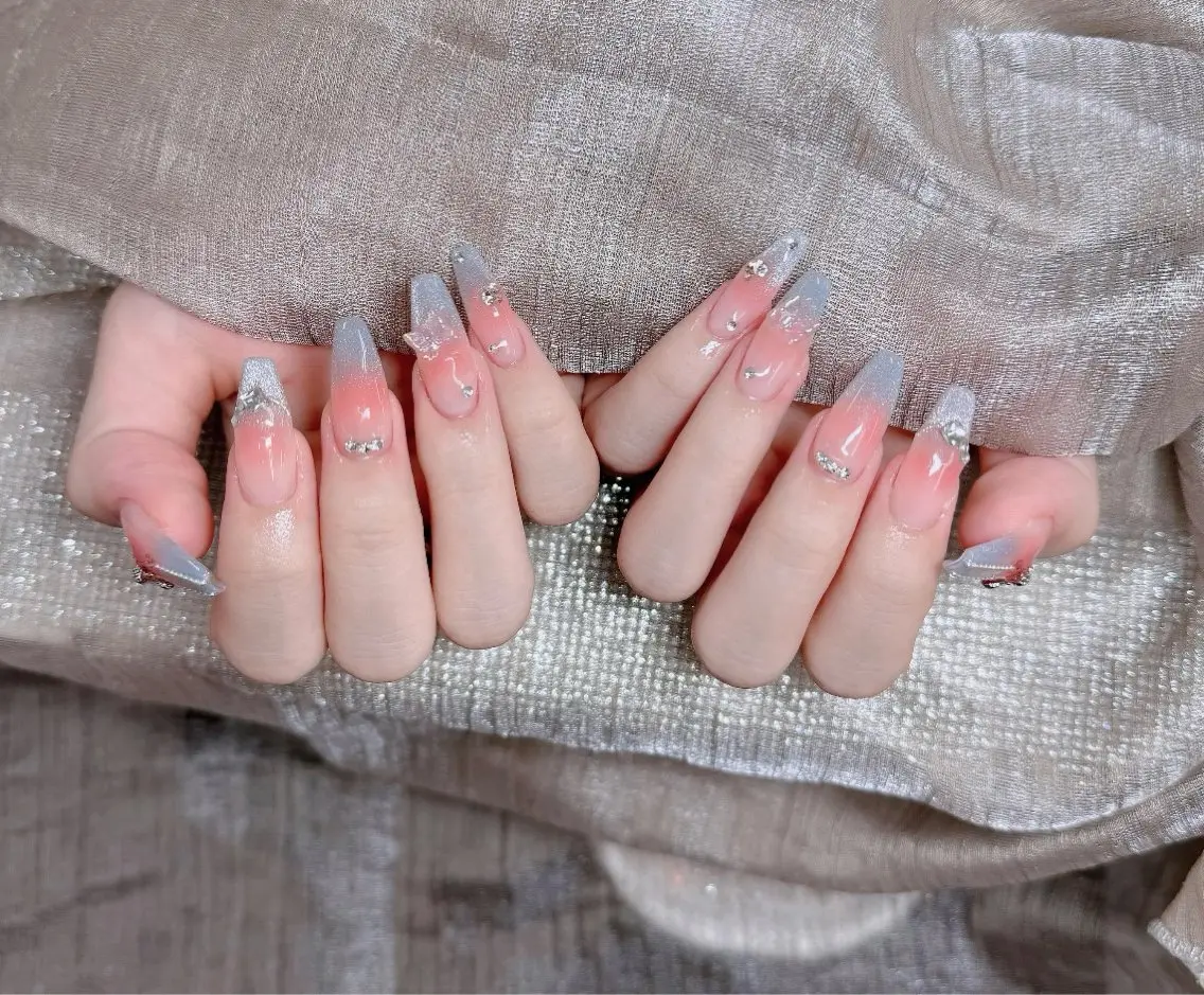 ネイル フレンチネイル ジェルネイル ガラスフレンチ ハロウィン ハート ハンドネイル H.baby Nail Salonのネイルデザイン