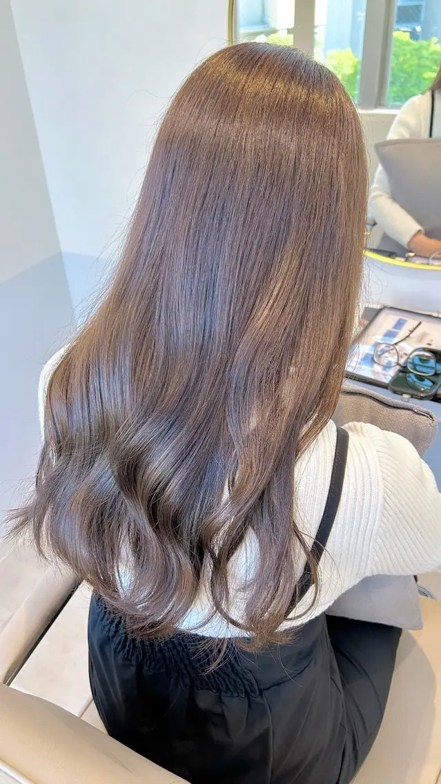 ロング カラー ベージュカラー ブラウンカラー 透明感カラー グレージュ くびれヘア ヘアカラー トリートメント Eleanor枚方店 店長　飛鳥　薫のヘアスタイル