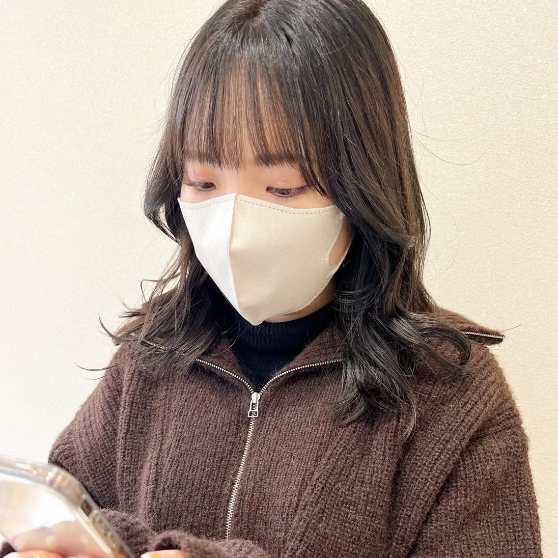 ミディアム カラー ベージュカラー オリーブベージュ エギョモリ 外国人対応 佐久間のヘアスタイル