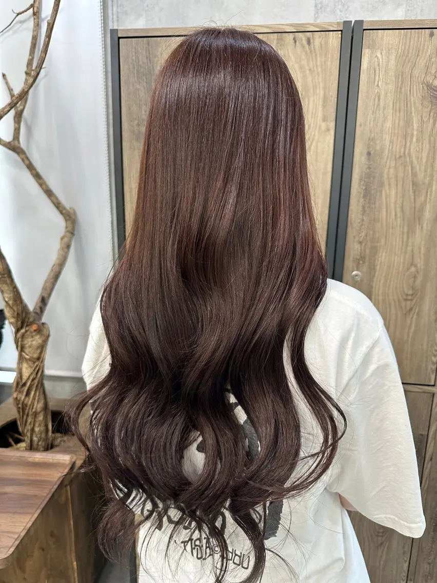 ロング カット ヘアカラー トリートメント 鈴木 菜々映のヘアスタイル