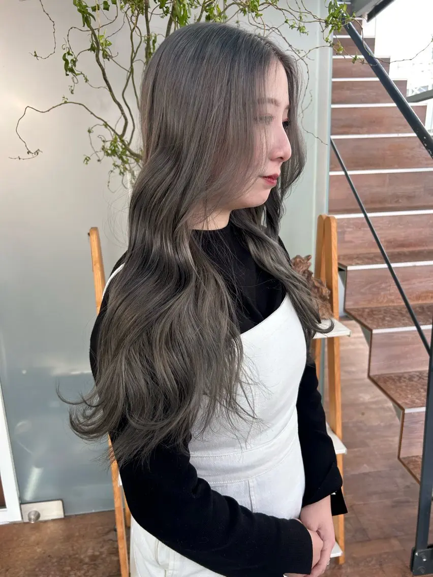 カラー かがやしづ ⭐️ベージュのヘアスタイル
