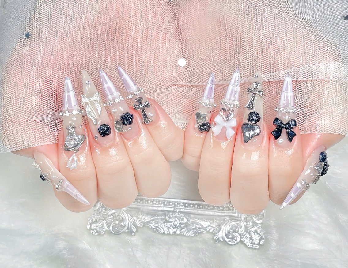 ネイル チークネイル 長さ出し フレンチネイル ジェルネイル グラデーション ハンドネイル THANHTHANH NAILのネイルデザイン
