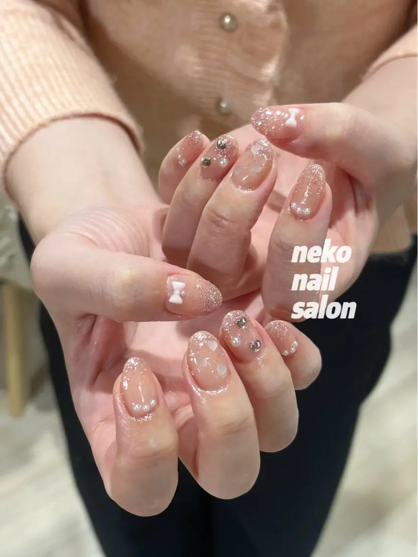 ネイル ガーリー ハート ホログラムネイル 持ち込み ワンホンネイル ハンドネイル neko nailのネイルデザイン