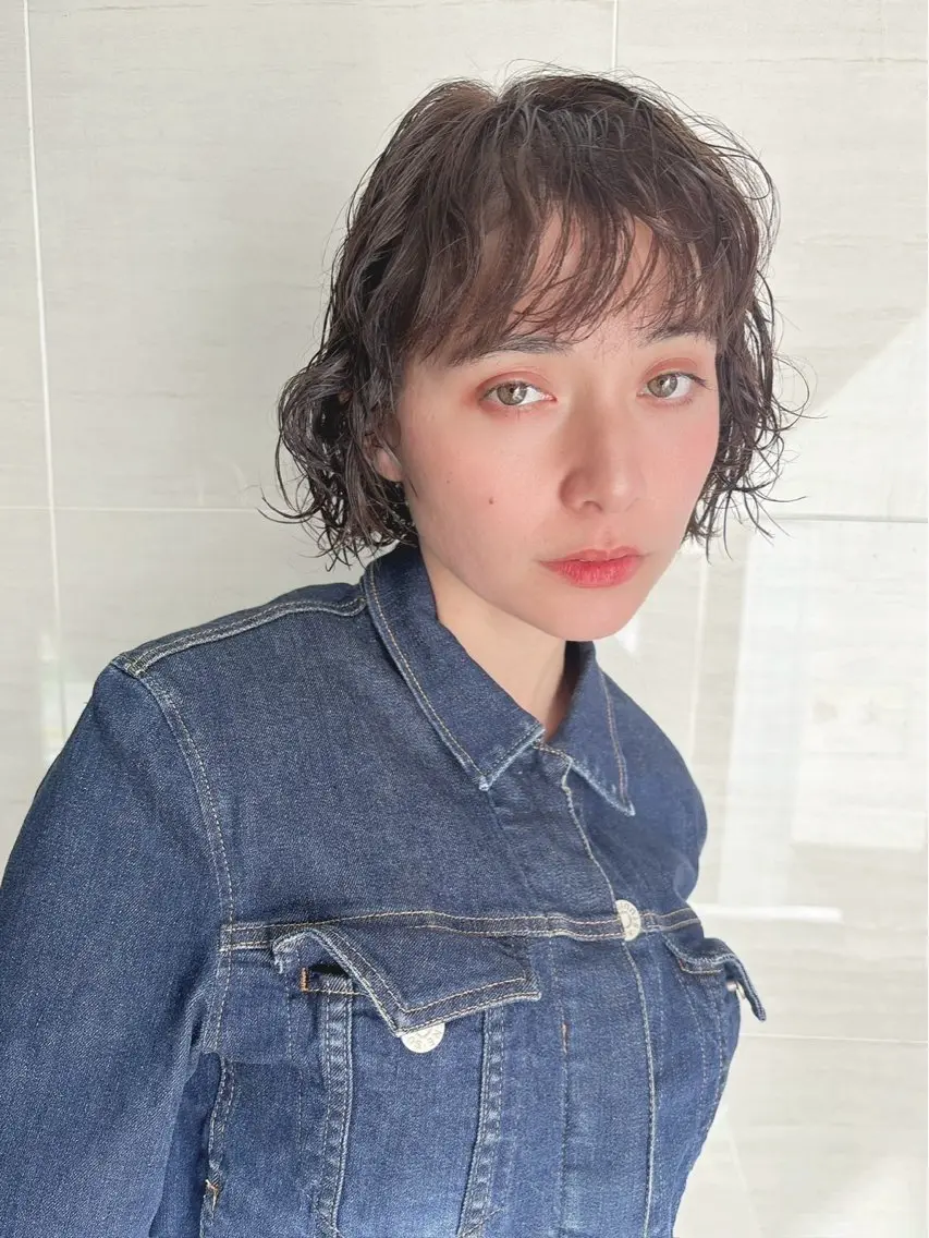 ショート パーマ 入田 萌香のヘアスタイル
