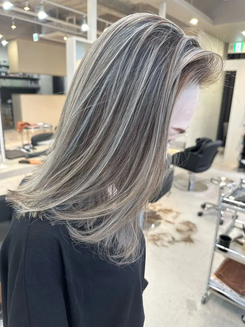 ミディアム カラー ヘアカラー トリートメント 井上 一平のヘアスタイル