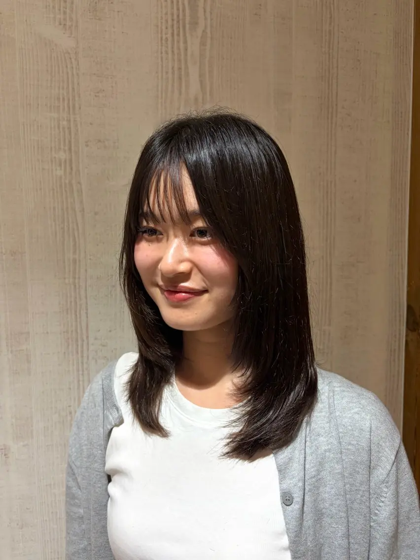 ミディアム H. Shimodeのヘアスタイル