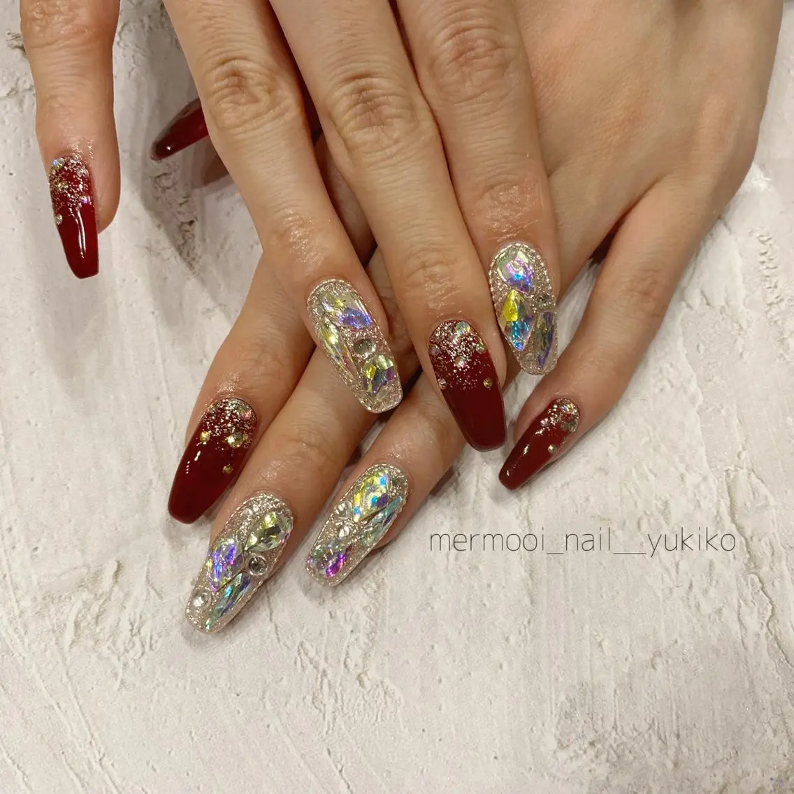 ネイル ボルドー キラキラネイル 韓国ネイル ロングネイル ワンホンネイル mermooi nailのネイルデザイン