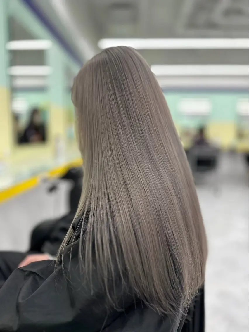 ロング カラー ブリーチ 透明感カラー ダブルカラー ハイトーンカラー 髪質改善 ヘアカラー 透明感🤍レイヤー ベージュ‎🤍ピンクのヘアスタイル