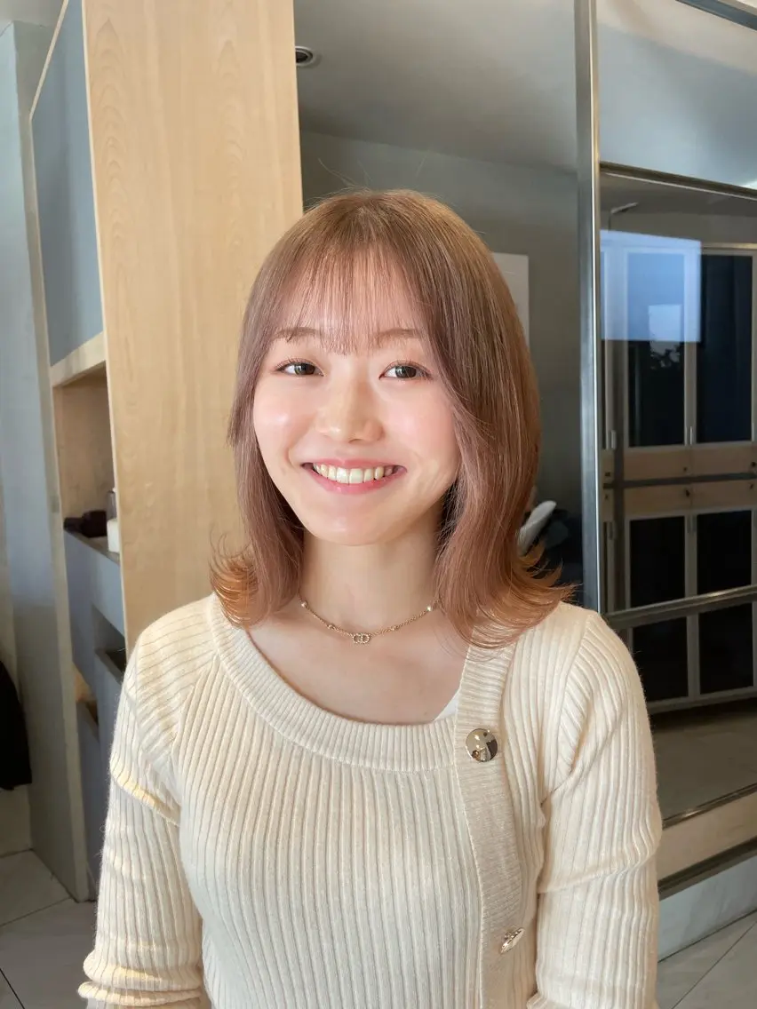 ミディアム カラー カット ヘアカラー 荒木 依莉亜のヘアスタイル