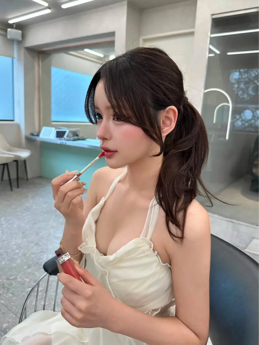 セミロング 顔周りカット 髪質改善 韓国風ヘア レイヤーカット ヘアカラー Lond mare 🦋ayana🦋のヘアスタイル