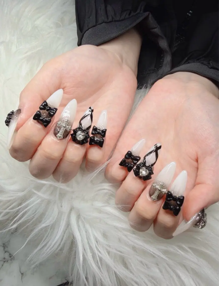 ネイル フレンチネイル グラデーション 韓国ネイル マグネットネイル ミラーネイル REI nailのネイルデザイン