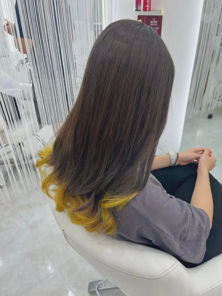 ロング カラー グレージュ イエローカラー カット ヘアカラー 山森 大地のヘアスタイル
