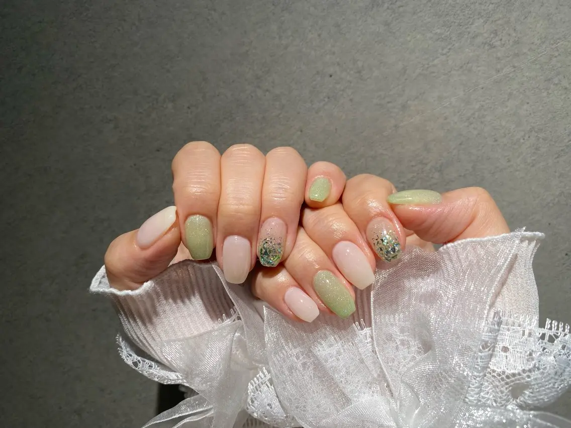 ネイル I-nailロング /ワンホン/キラキラのネイルデザイン