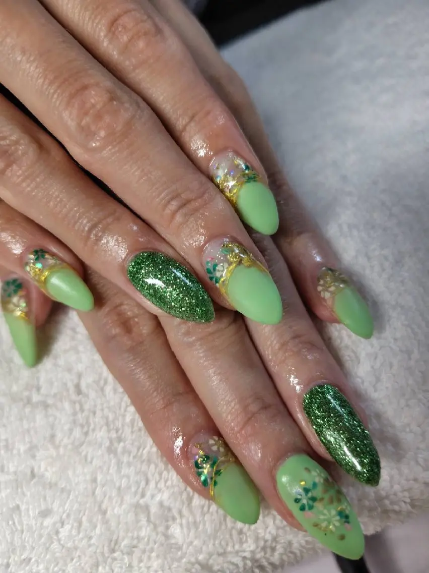 ネイル グリーン ハンドネイル NAIL_ROOM Rのネイルデザイン