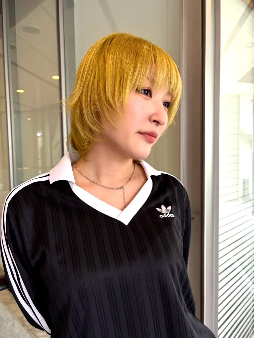 ショート カラー イエローカラー IO/ブリーチカラー 特化美容師✨のヘアスタイル