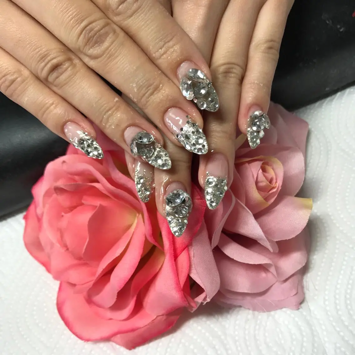 ミディアム ネイル ストーンネイル 《LB》ラブリエ Nail&eyeのマツエク・マツパデザイン