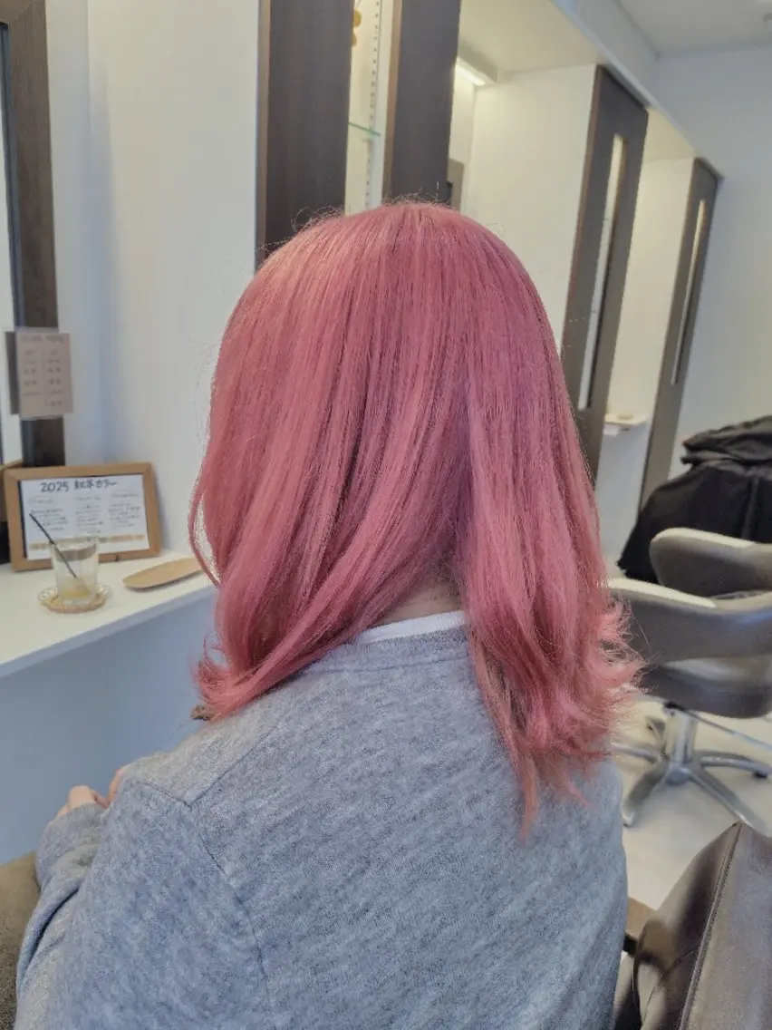 ミディアム トリートメント ヘアカラー 三浦 瑞華のヘアスタイル
