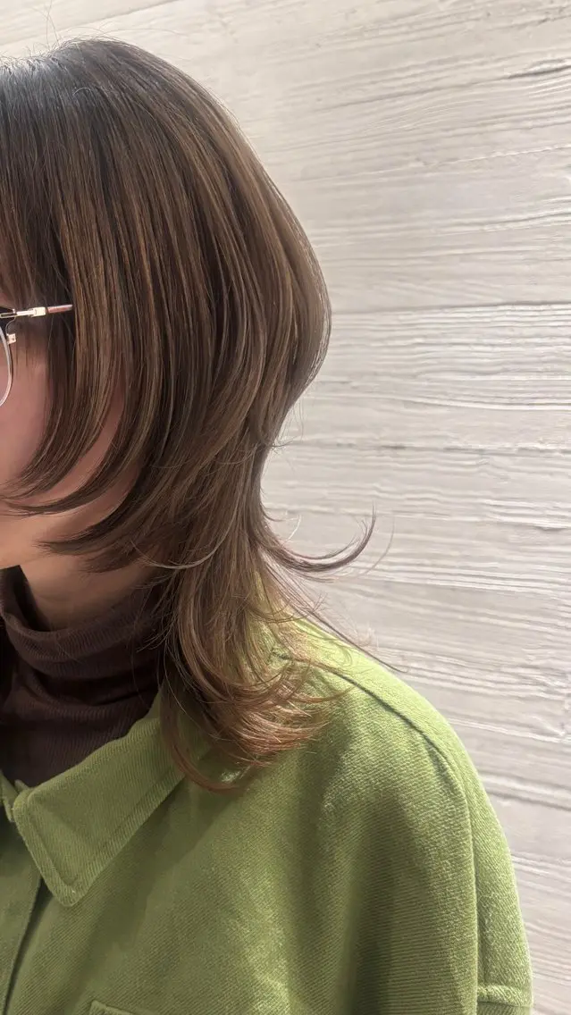 ミディアム くびれヘア ウルフカット イシカワ ルナのヘアスタイル