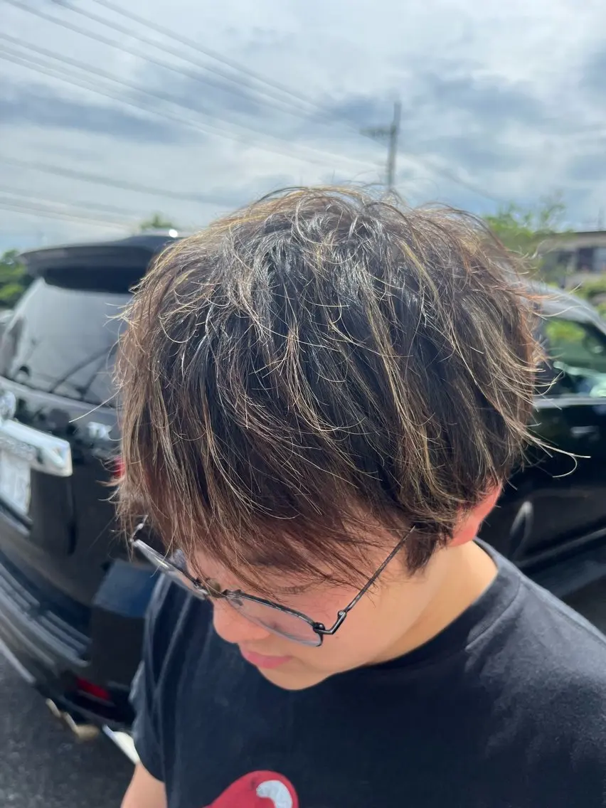 カラー ヘアカラー 久留生 隼斗のヘアスタイル