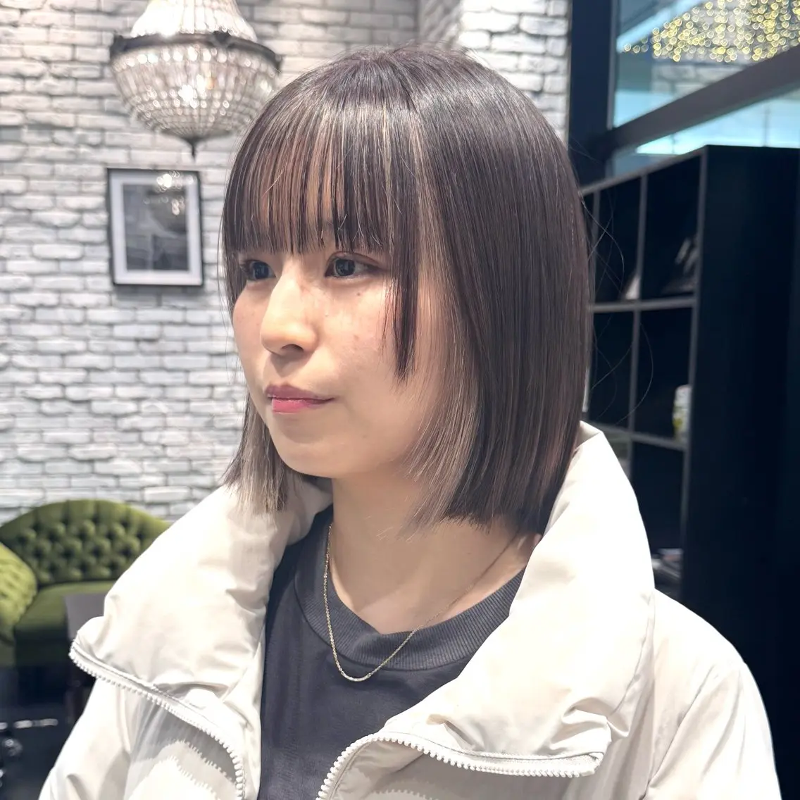 ショート カラー ミストバング フェイスフレーミング 顔周りカット 川﨑 真優花のヘアスタイル