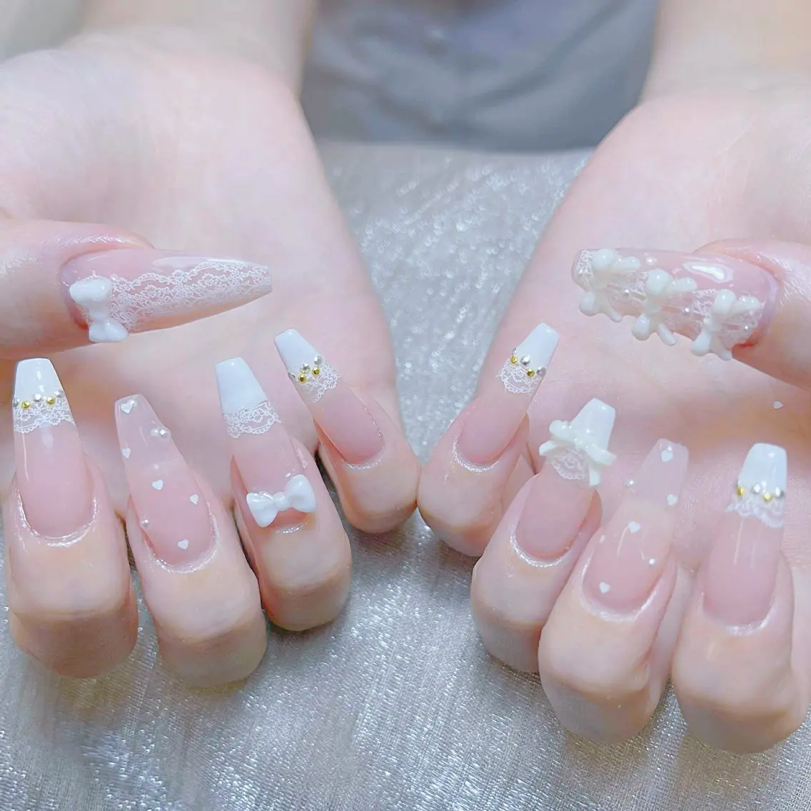 ネイル チークネイル 長さ出し フレンチネイル ジェルネイル ガラスフレンチ ハンドネイル anh nail anne🤍のネイルデザイン