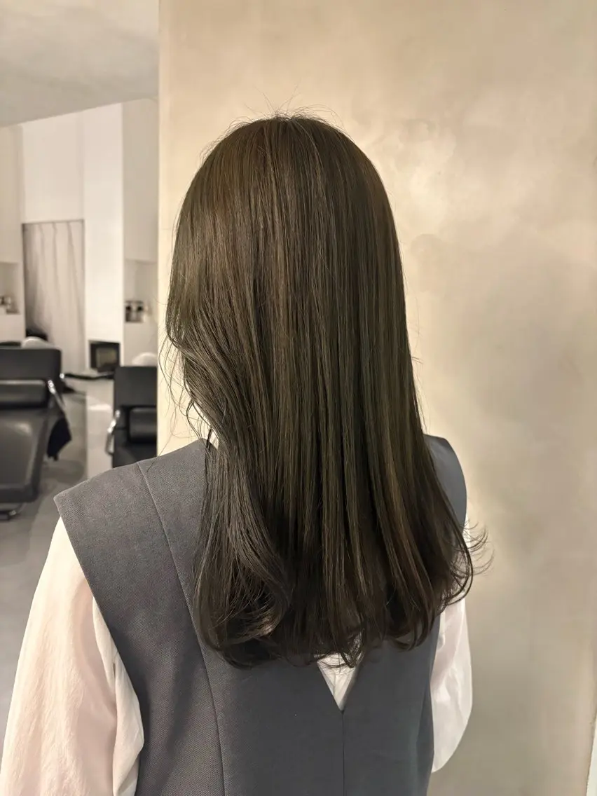 《🩶人気メニュー🩶》髪質改善カラー+高保湿シャンプー+4種トリートメントの写真