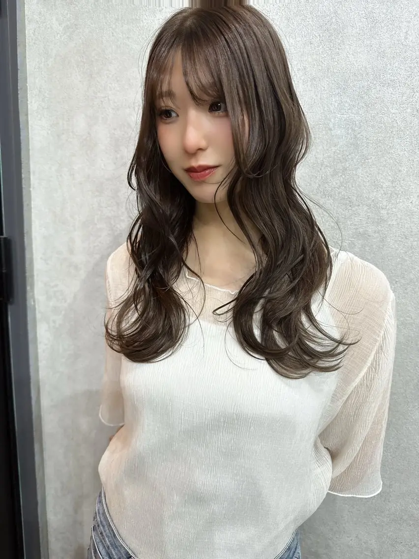 ロング カラー レイヤーカット AIRI layer cut hairのヘアスタイル
