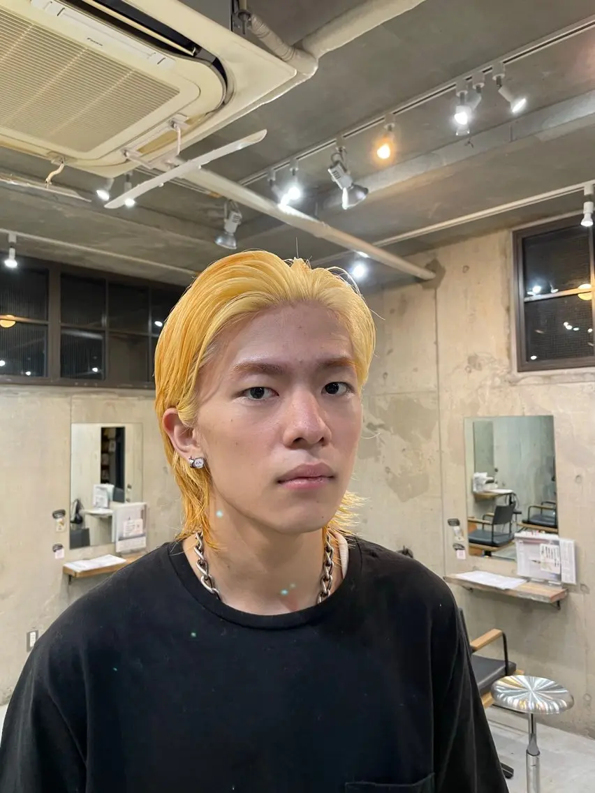 ショート カラー 山中 束真のヘアスタイル