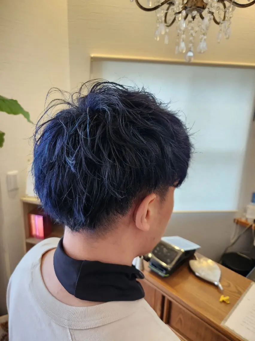 ミディアム メンズ ミディアムパーマ マッシュ メンズパーマ メンズツイストパーマ ツイストパーマ 阪本 俊のヘアスタイル