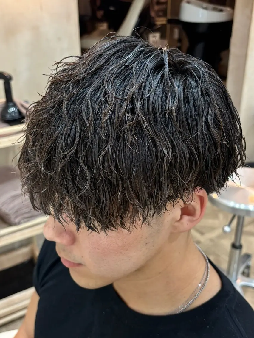 ショート パーマ メンズ メンズパーマ ツイストスパイラルパーマ スパイラルパーマ カット パーマ トリートメント パーマ職人DAIKI ツイスパ/波巻きのヘアスタイル