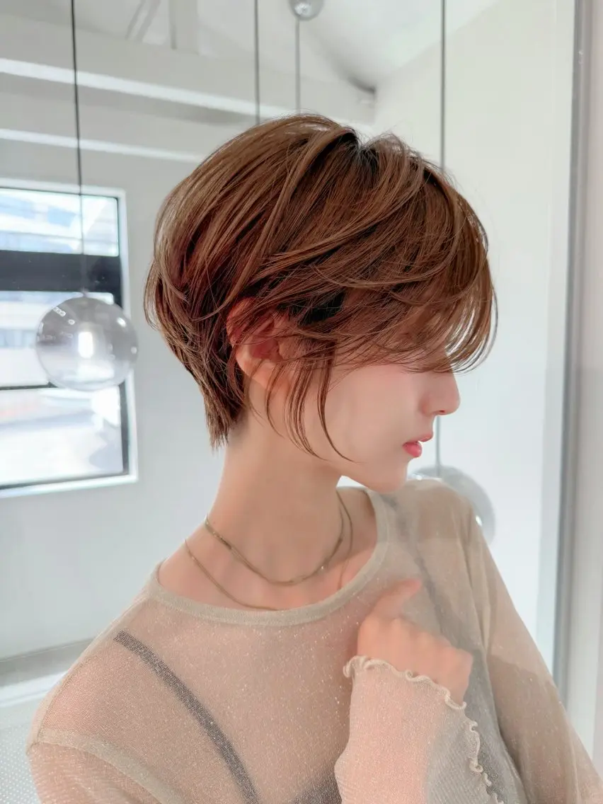 ショート カラー Lond enikaのヘアスタイル