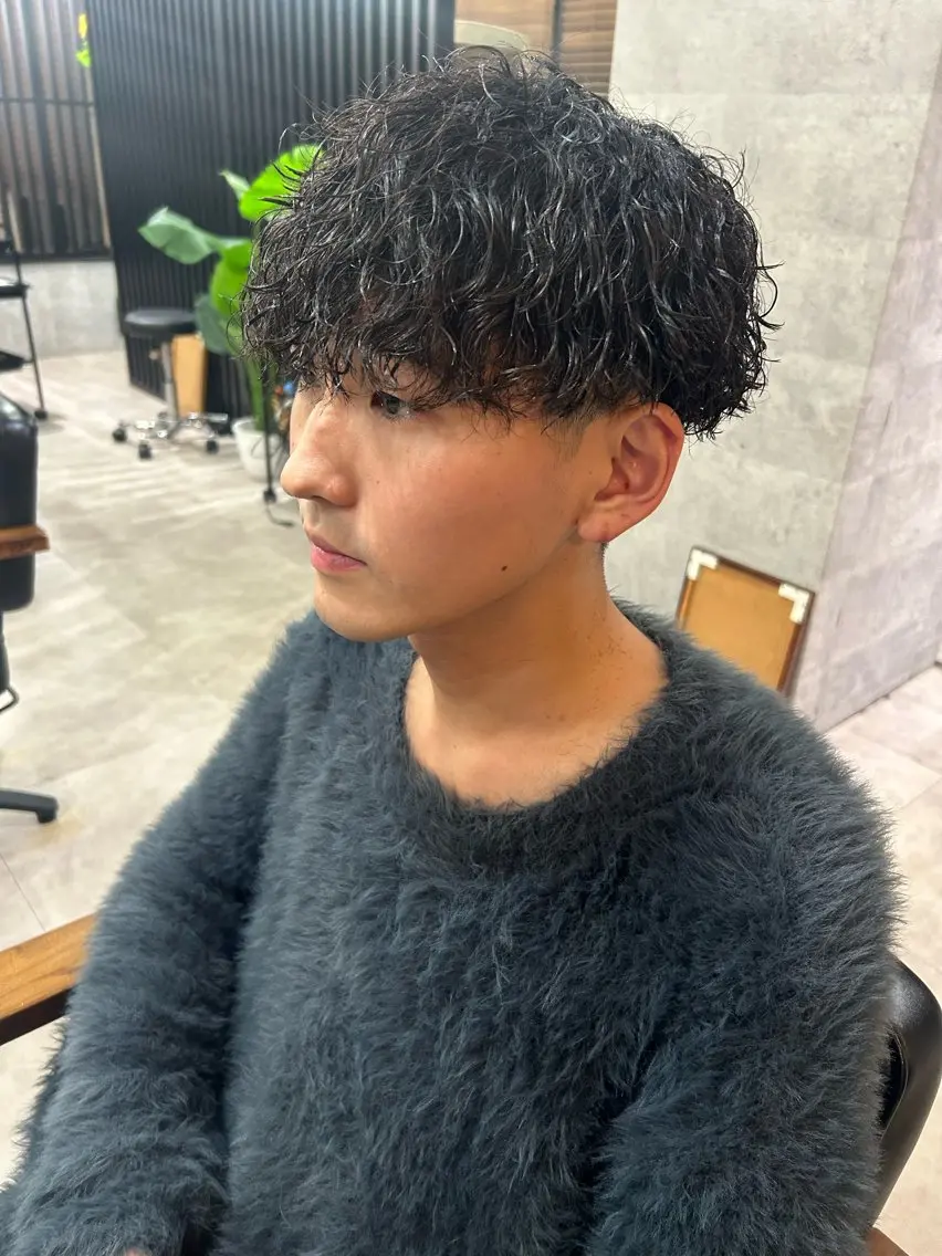 ショート パーマ メンズ 勝毛 広貴のヘアスタイル