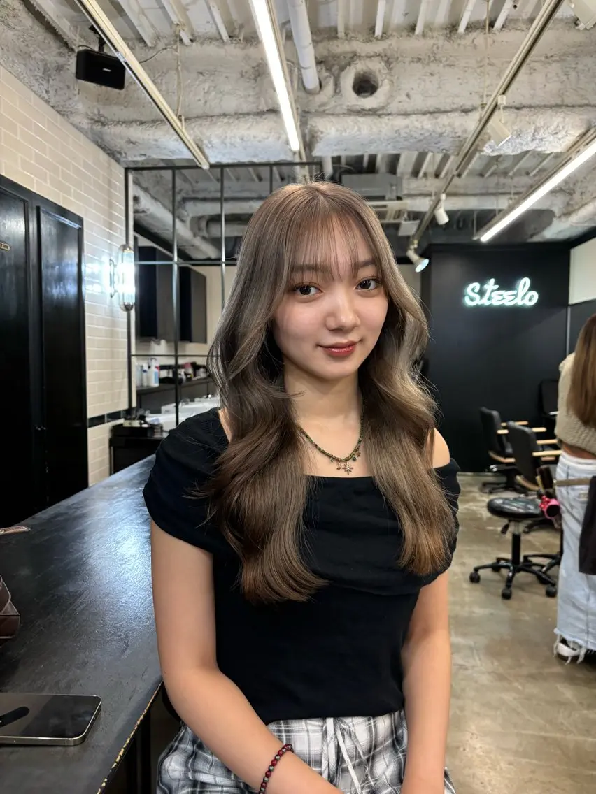 ロング カラー ヘアカラー オリーブベージュ 🫒🩶Rianaのヘアスタイル