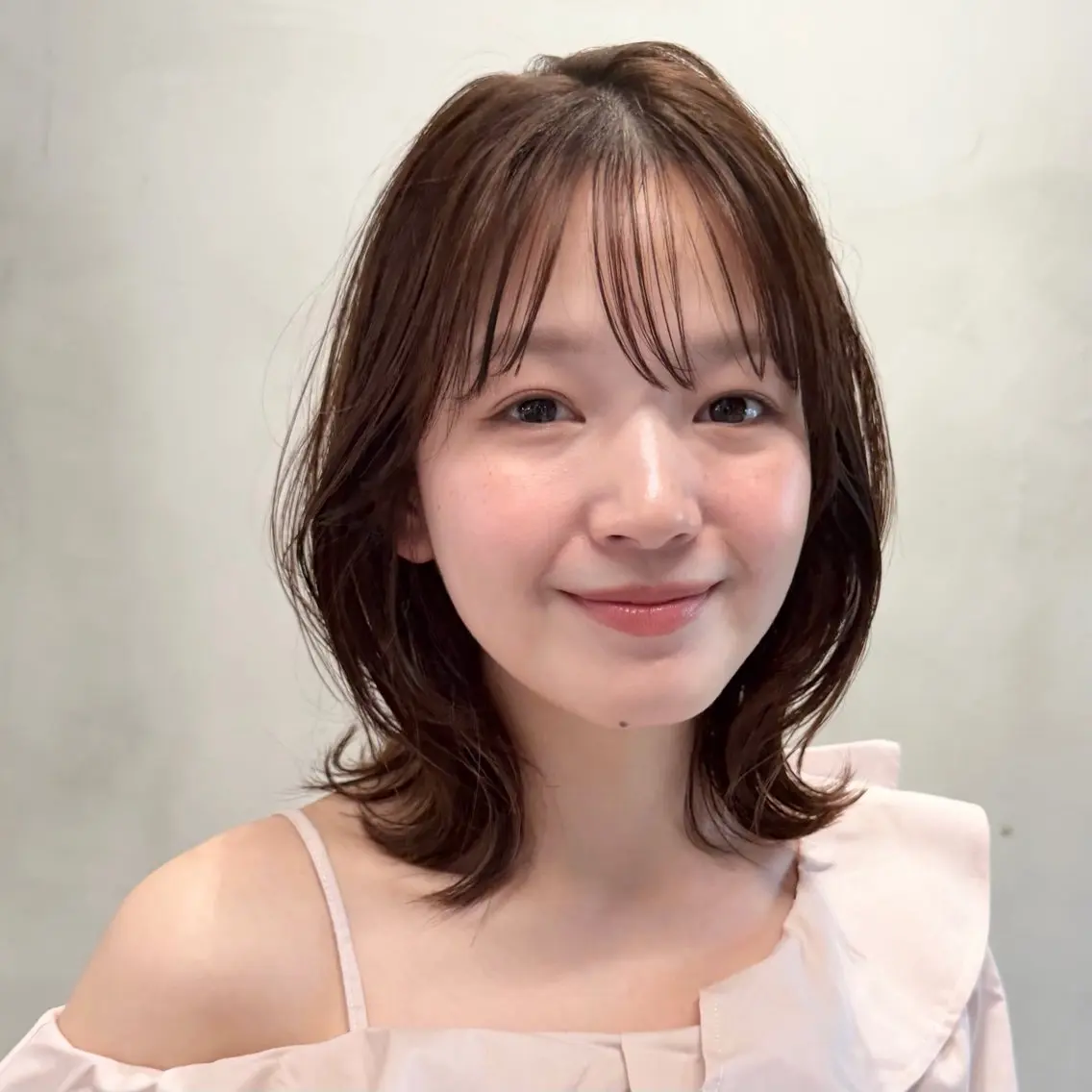 ミディアム カラー 顔周りレイヤー꙳⋆ ミディアム⌇SAKIのヘアスタイル