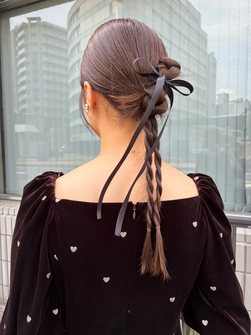 セミロング 縮毛矯正 ニュアンスパーマ🪿 透明感カラー岩波ゆいのヘアスタイル