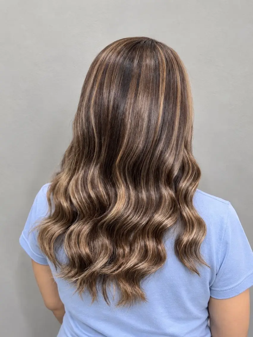 ロング ハイライト 🤍HIKARI🤍 ハイライトのヘアスタイル
