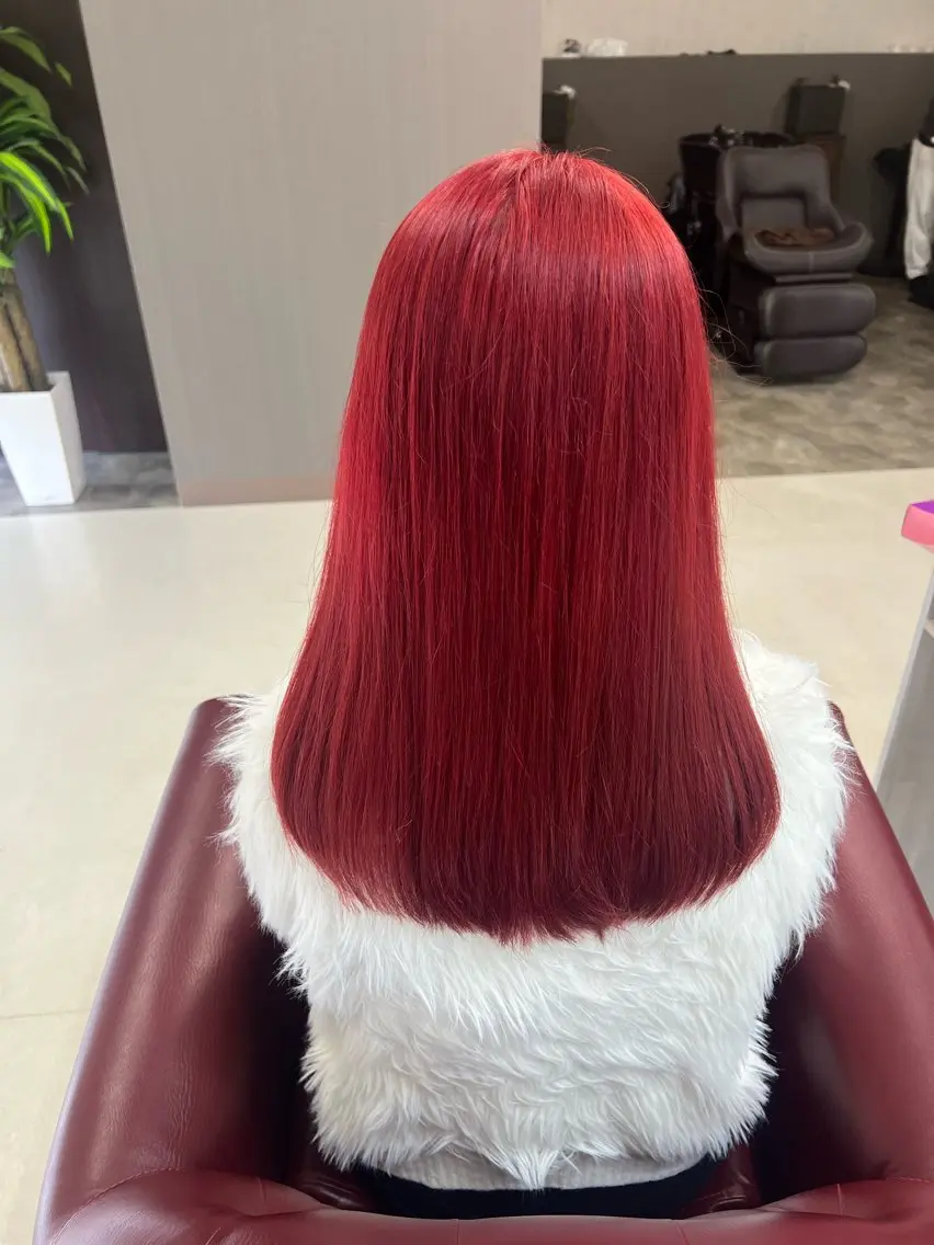 セミロング カラー レッドカラー KEN 🌟のヘアスタイル