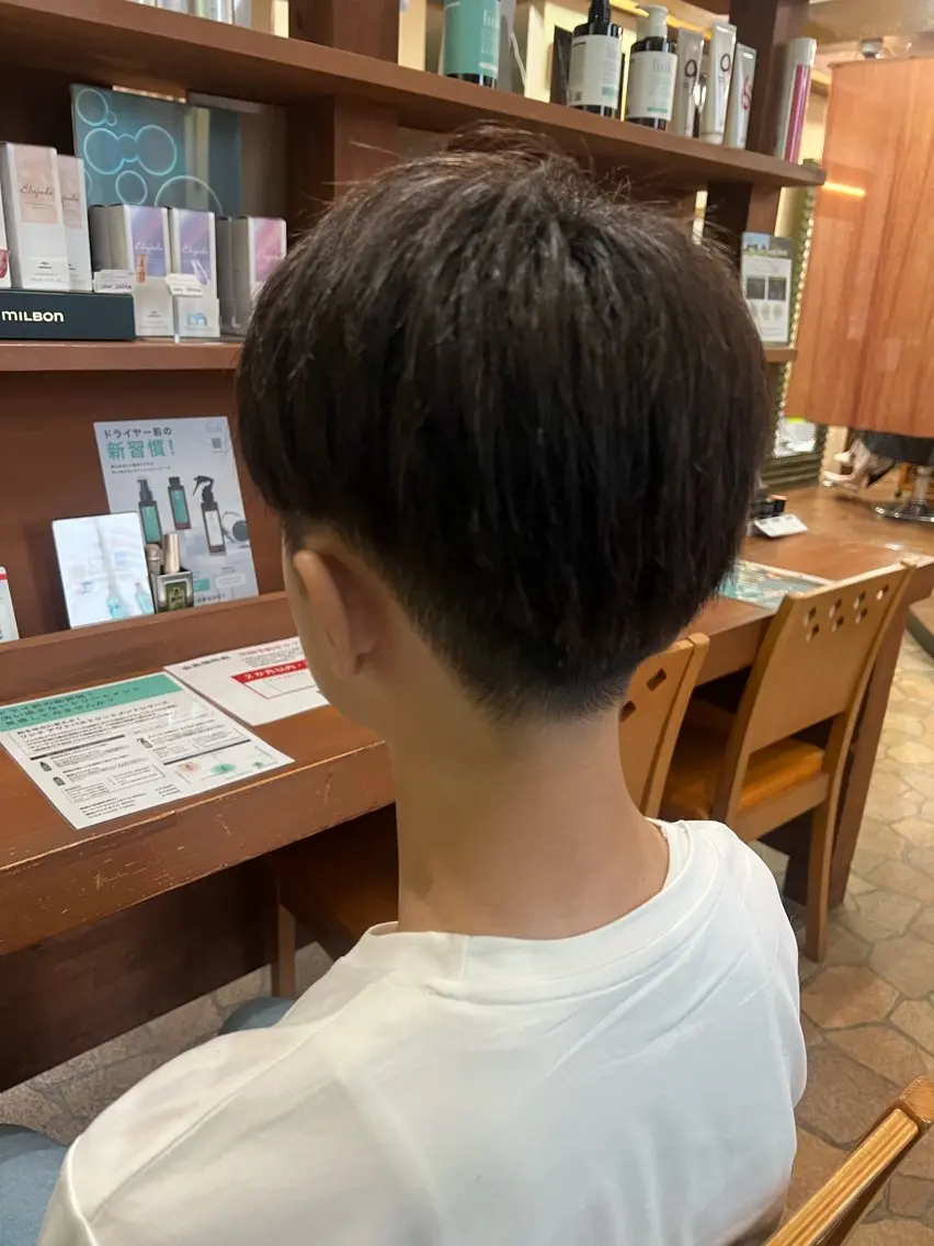 ショート メンズ マッシュ 刈り上げ カット 奥田 勝亮のヘアスタイル