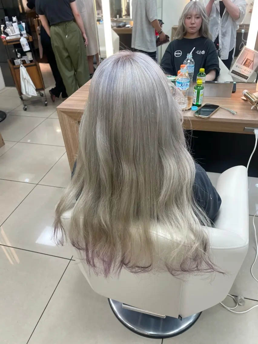 ロング カラー ハイトーン/レイヤー 似合わせ・ユキノのヘアスタイル