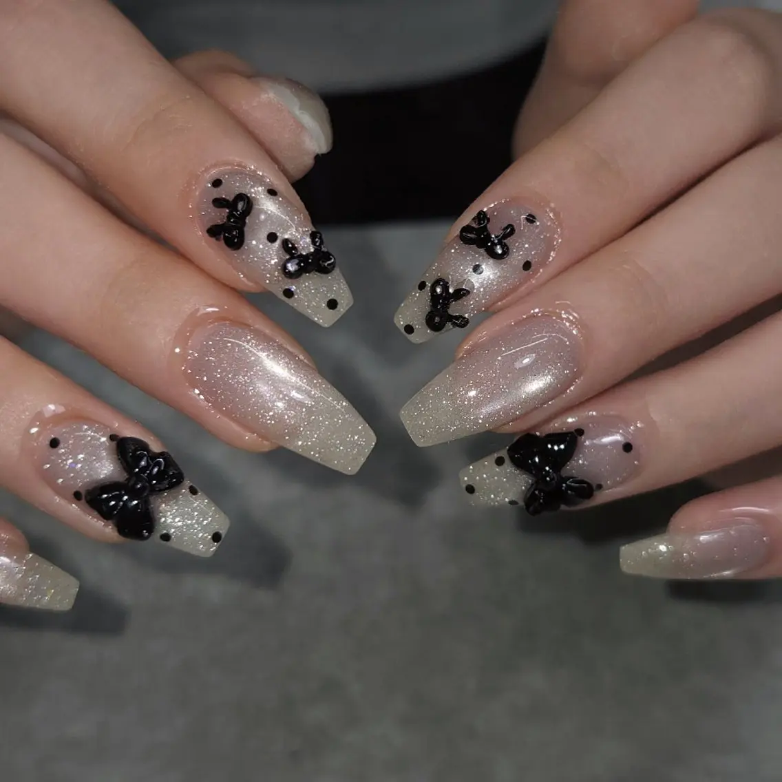 ネイル マグネットネイル ハンドネイル Lia Nailのネイルデザイン