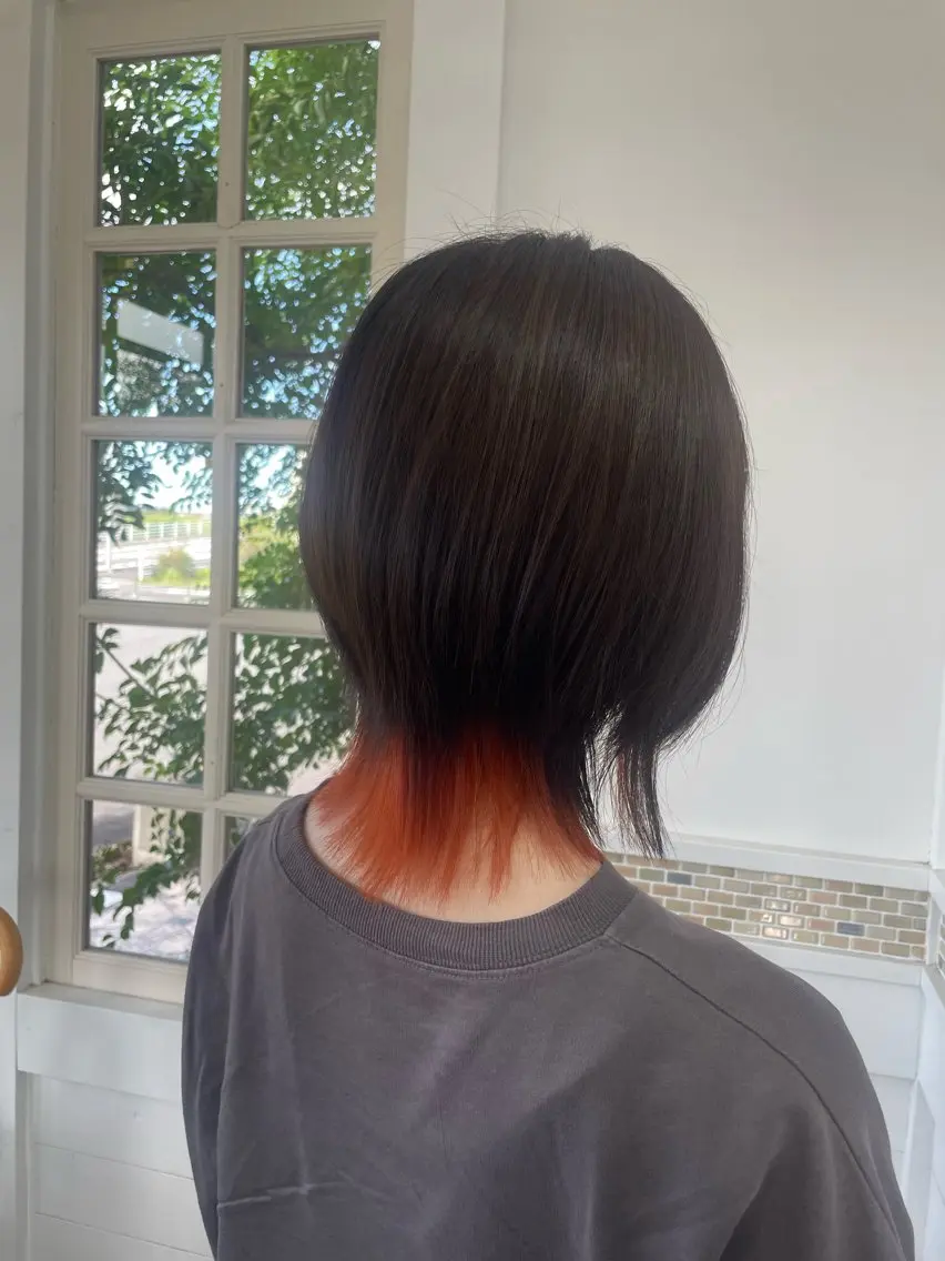 ミディアム カラー ブリーチ ブラウンカラー ダークブラウン インナーカラー オレンジ 前原 真人のヘアスタイル