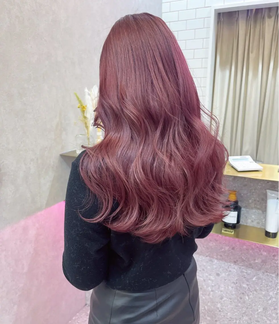 ロング カット ヘアカラー トリートメント karin ボブハイトーンのヘアスタイル