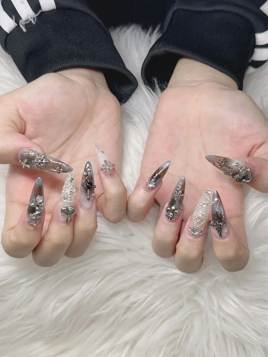 ネイル 長さ出し グラデーション 卒業式 キラキラネイル マグネットネイル ハンドネイル Lee Nailsのネイルデザイン
