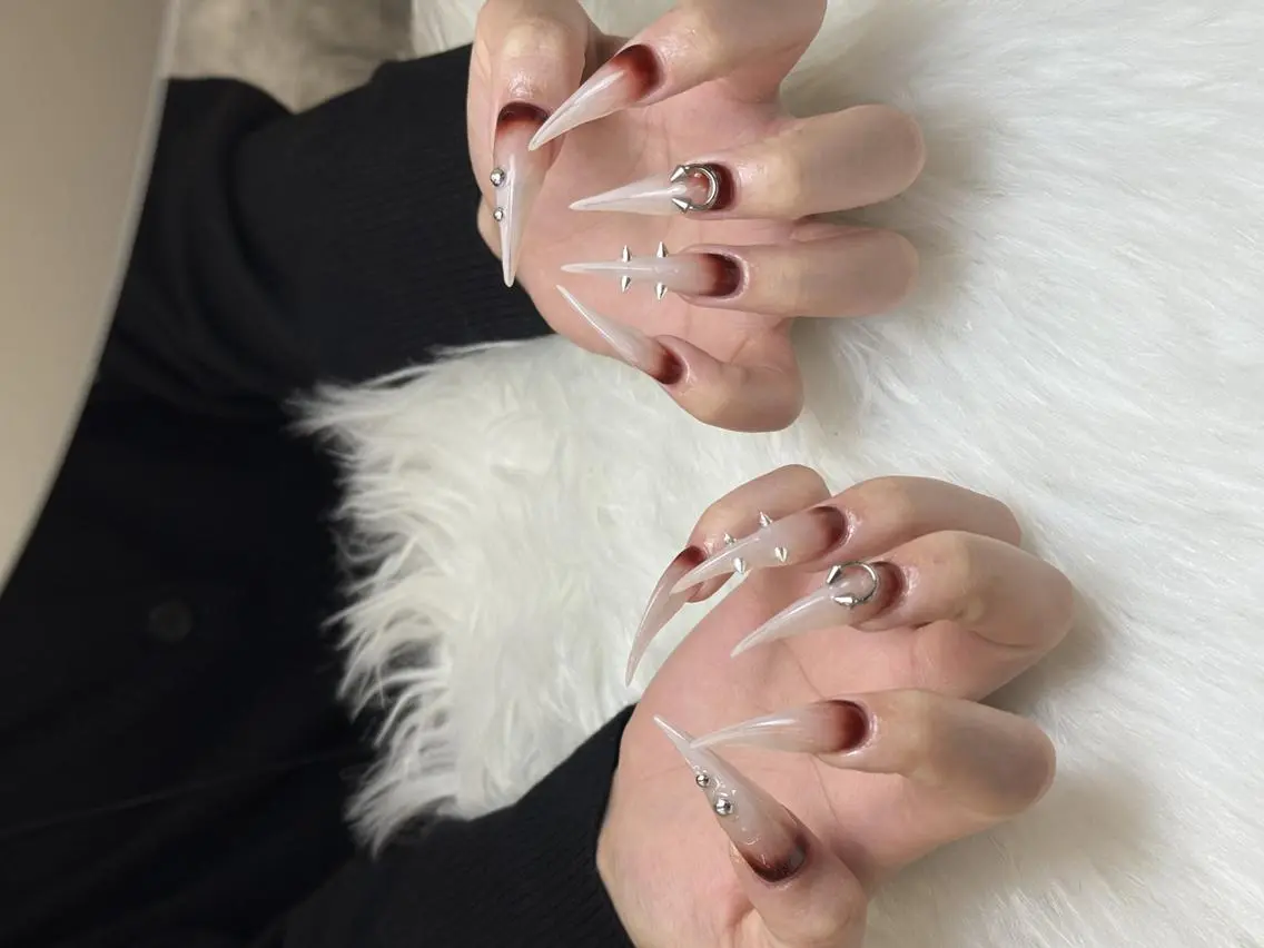 ロング 韓国風ヘア ロング ハンドネイル 28nails .thaoのネイルデザイン