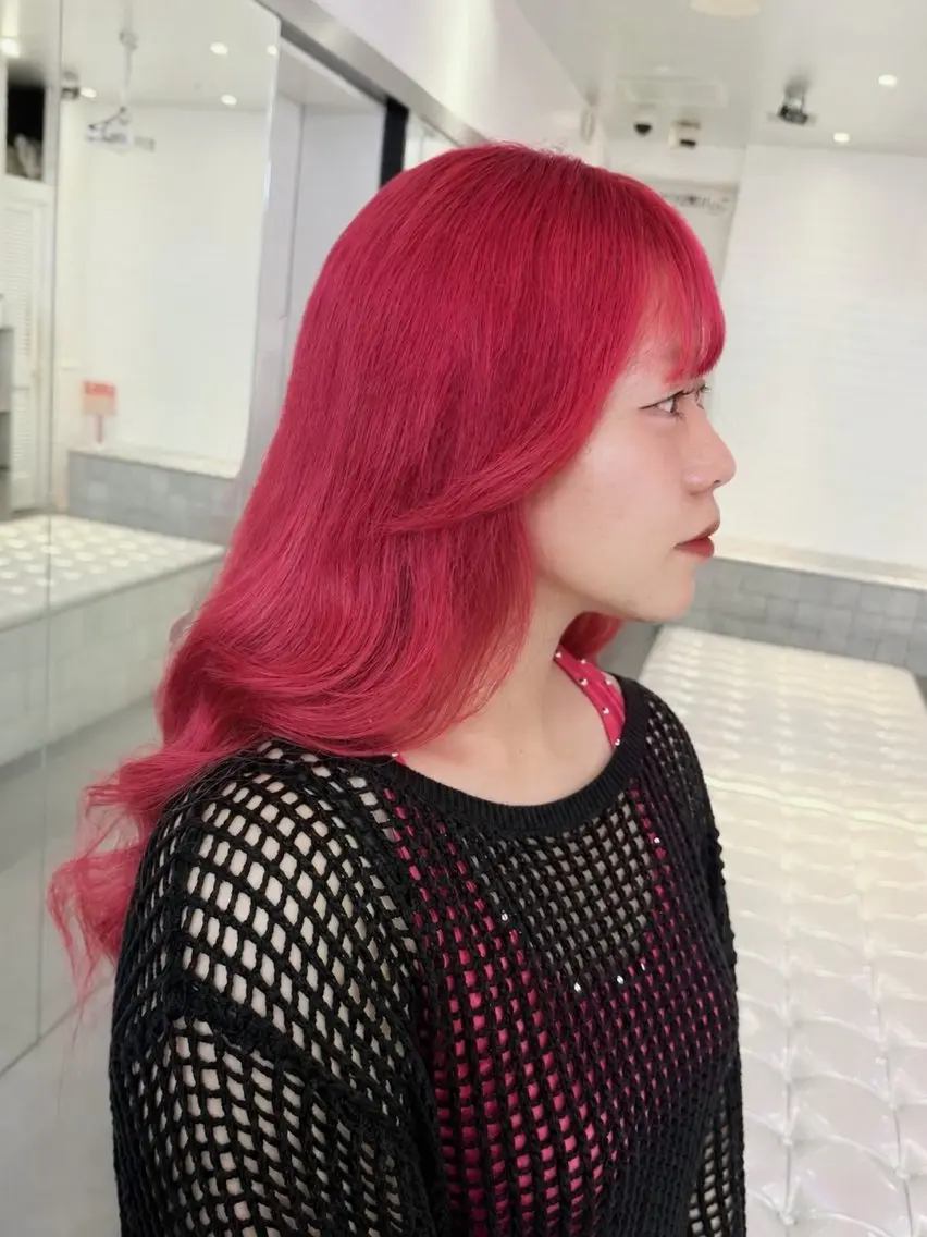 ミディアム カラー ヘアアレンジ ベージュカラー ブリーチ 透明感カラー ダブルカラー ブリーチなしカラー カット ヘアカラー トリートメント ヘッドスパ ヘアセット レイヤー×ベージュ ×暖色🩷AINAのヘアスタイル