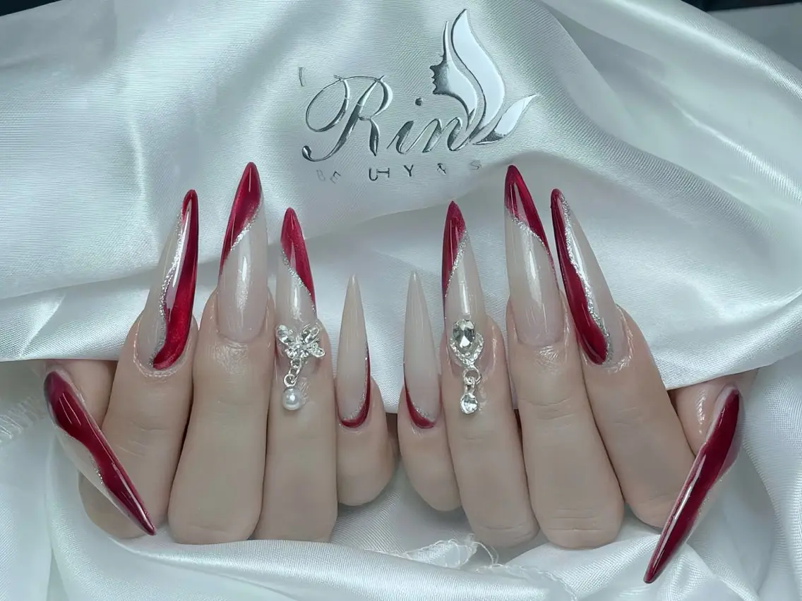 ネイル アニマル柄 ボルドー ブラウン チークネイル フレンチネイル ハンドネイル Rin Nail 新大久保店のネイルデザイン