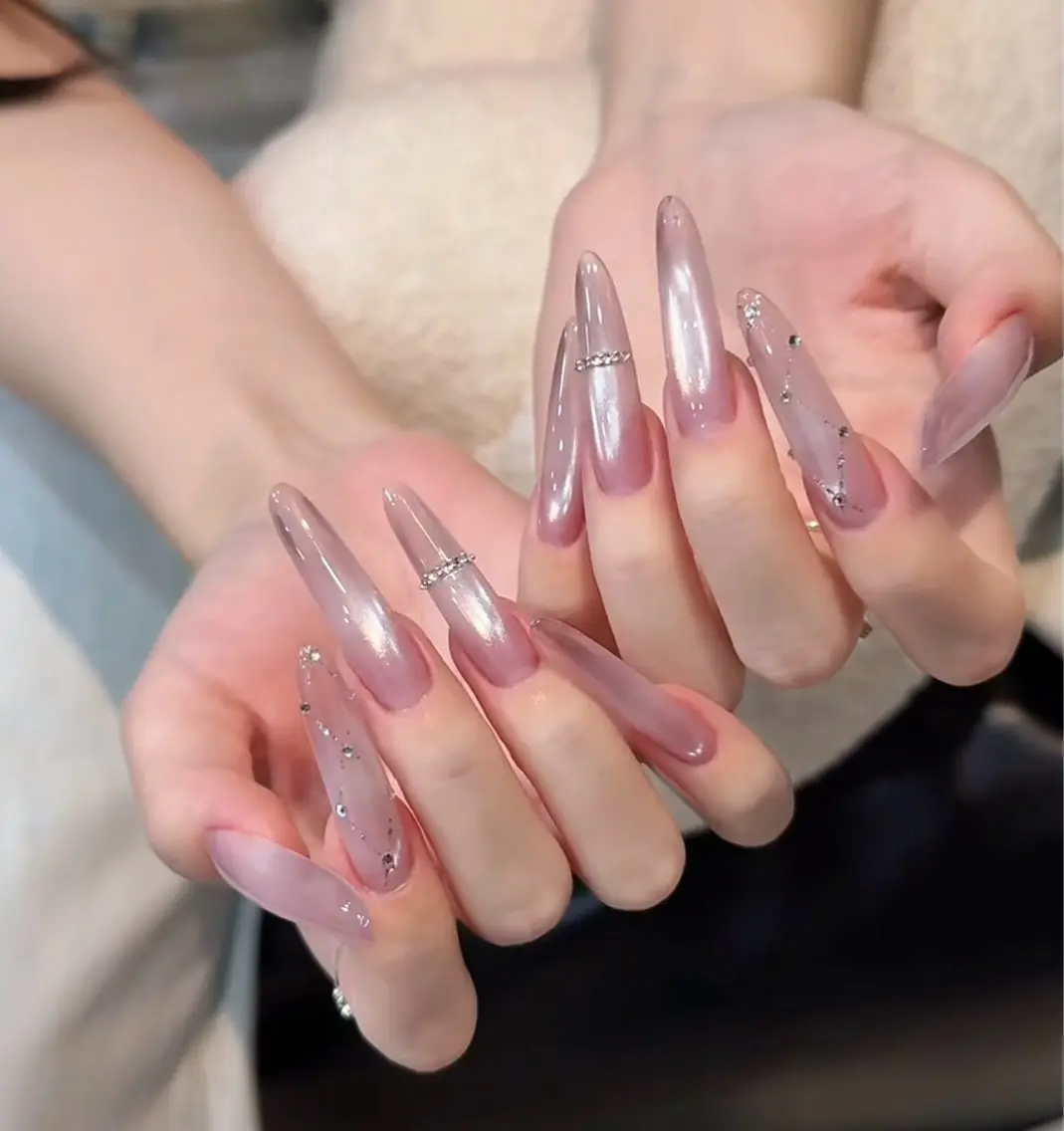 ネイル フットネイル フレンチネイル グラデーション 氷ネイル・うるうるネイル 韓国ネイル ハンドネイル Lynn_ Nailのネイルデザイン