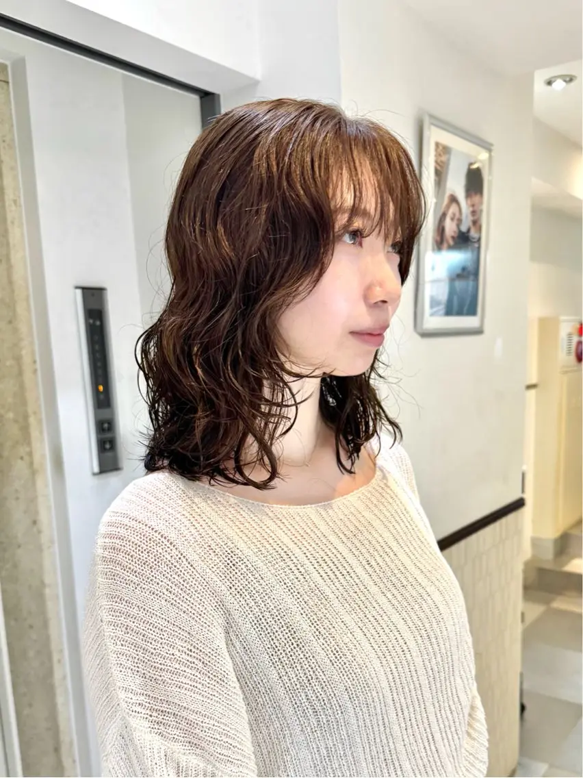ミディアム カラー パーマ ミディアムパーマ レイヤーカット カット ヘアカラー パーマ トリートメント デジタルパーマ 🌀ボブ　萩原　龍のヘアスタイル